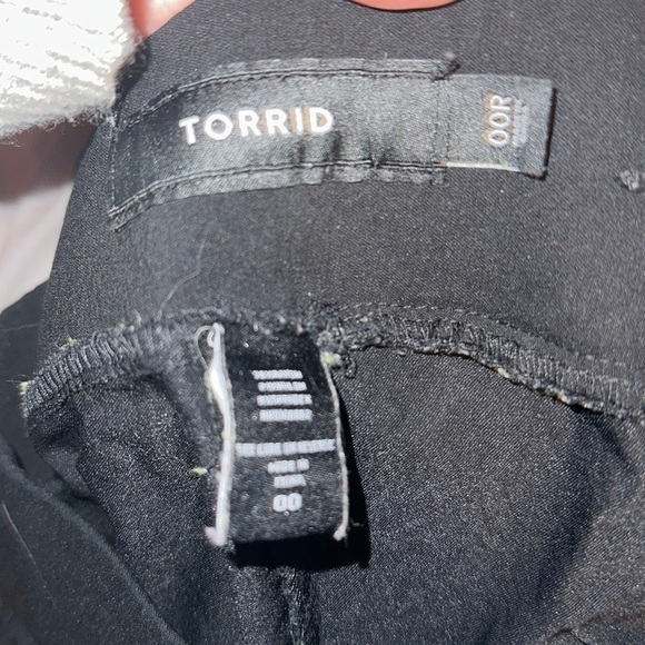 Torrid Studio Deluxe Stretch Pull-On Pixie Pant - Black - Picture 5 of 8